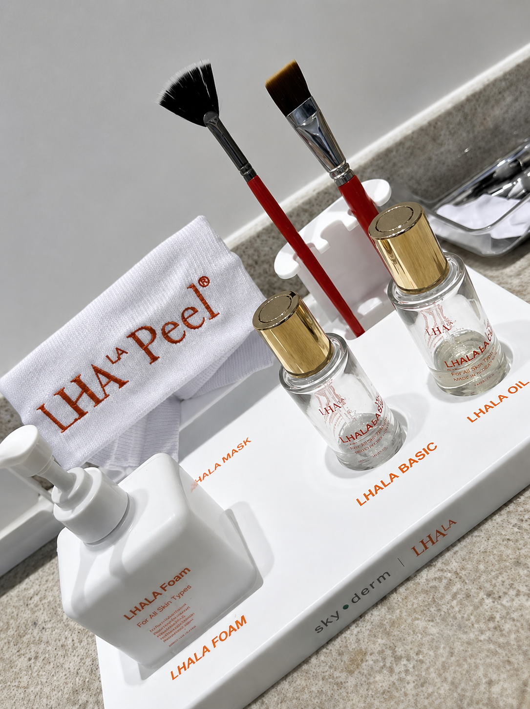 Produtos utilizados no peeling químico Lhala Peel